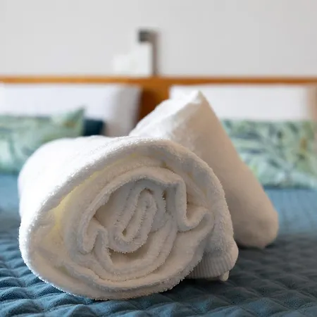 Sunny Escape Apartament