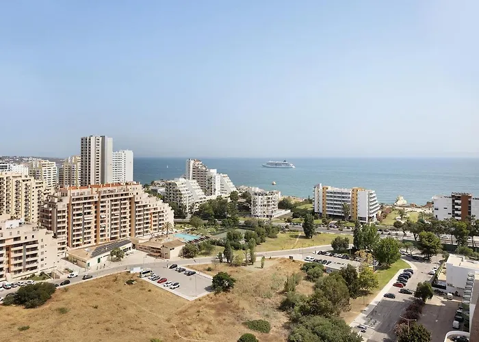 Sunny Escape Apartment *